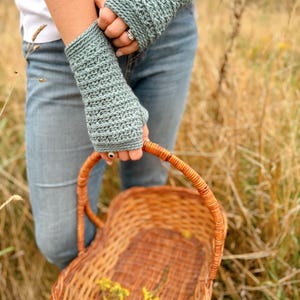 crochet fingerless gloves pattern
