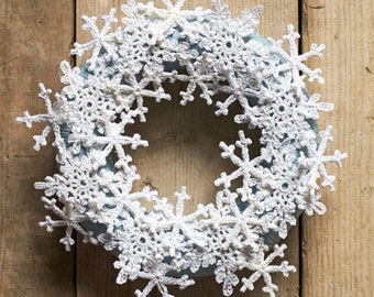 CROCHET PATTERN / Crochet Snowflake Wreath - Crochet Christmas Decor - Festive Wreath - PDF Crochet Pattern