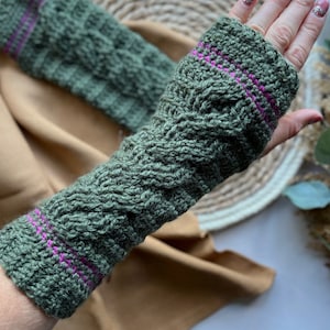 CROCHET PATTERN / Cable Crochet Wrist Warmer Pattern / Fingerless Gloves