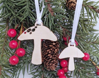 Mushrooms Christmas Ornament Set // Woodland Holiday Decor // Christmas Tree Ornaments // Xmas // Toadstool // Natural Holiday Decor // Gift