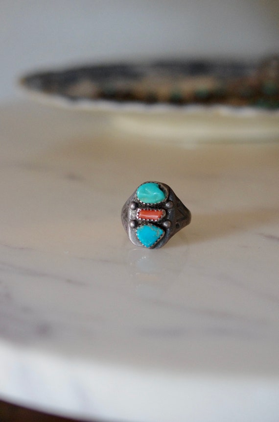 Vintage Navajo Turquoise and Coral Old Pawn Ring,… - image 3