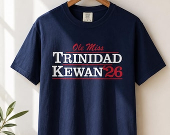 Camiseta Trinidad Kewan Camiseta de la campaña Heisman de Ole Miss Temporada de fútbol americano 2026 Ropa para aficionados de la Universidad de Mississippi Camiseta de día de partido de fútbol americano de la SEC