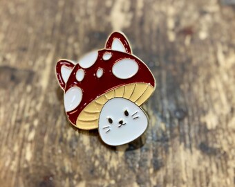 Kitty Pin, Cat Pin, Mushroom, Cat in Mushroom Hat, Enamel Pin, Pins and Badges, Backpack Pin, Pin for Purse, Pin for Hat,