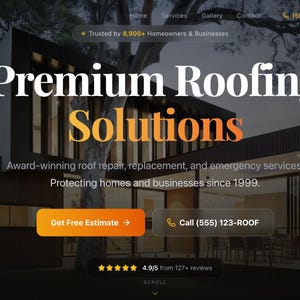 Puede incluir: Una página de inicio de sitio web para Premium Roofing Solutions que muestra una casa moderna con revestimiento de madera oscura y grandes ventanales. El texto muestra servicios, información de contacto, un número de teléfono y presupuesto.
