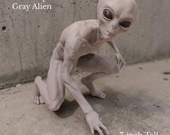 Gray Alien Collectible | Highly Detailed ET Statue | Sci-Fi Display Figure | UFO Enthusiast Gift