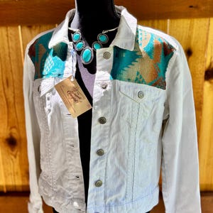 Upgecycelte weiße Jeansjacke, Größe Petite Small | Pendleton Wolle Western Boho Sonoma