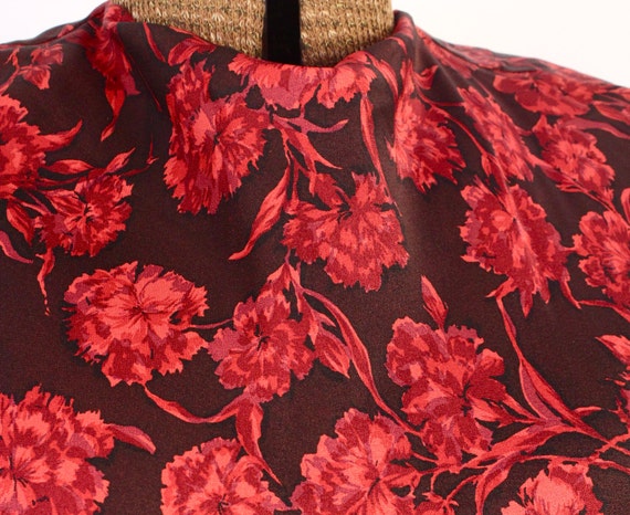 1960s Red on Brown Floral Bombshell Wiggle Dress,… - image 4