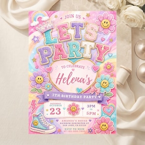 Puede incluir: Una colorida tarjeta de invitación de cumpleaños con el texto LET'S PARTY, TO CELEBRATE Helena's 7TH BIRTHDAY PARTY, SATURDAY OCTOBER 23, 3PM TO 5PM, AMANDA'S HOUSE, RAINBOW DONINGTON ST, SAN JOSE, CA 95129, RSVP TO MOM AT 123-456-7890.