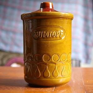 Pot à Rumtopf Jasba vert, couvercle brun ocre, céramique allemande vintage 4142 25, décor gouttes