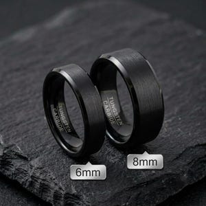 Svart volframkarbidring 8 mm 6 mm, borstad matt vigselring, bekväm passform, polerade kanter