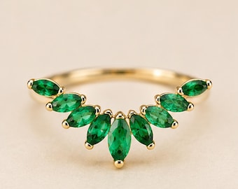 Emerald Marquise Ring • Lab Grown Emerald Ring • Green Gemstone Band • V Shape Ring • Nature Inspired Jewelry • May Birthstone Jewelry