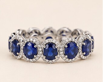Saffier Halo Eeuwigheidsring • Ring met in het laboratorium gekweekte saffier • Ring met blauwe edelsteen • Rondgeslepen ring • Sieraden met de geboortesteen van september • Trouwring