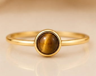 Ring met echte tijgeroogsteen in een zetting • Ronde tijgeroogring • Minimalistische solitaire ring • Sierlijke ring voor elke dag • Opvallende ring met edelsteen