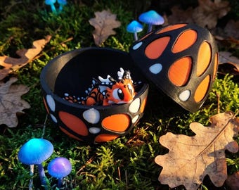3D Printed Articulated Butterfly Dragon with Egg, Flexible Crystal Fidget Toy, Monarch Desktop Decor
