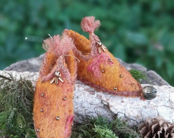 Magical tiny felt fairy shoes~fairy slippers~fae~ fairy~ pixie~fantasy