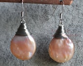 16.5 mm coin pearl earrings, wire pearl earrings, dangle pearl earrings, lavender pink pearl earring, big coin pearl earrings