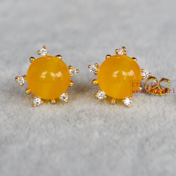 orecchini di giada gialla, orecchini con perline gialle e oro, orecchini a bottone di colore giallo, orecchini di tendenza, orecchini a bottone gialli
