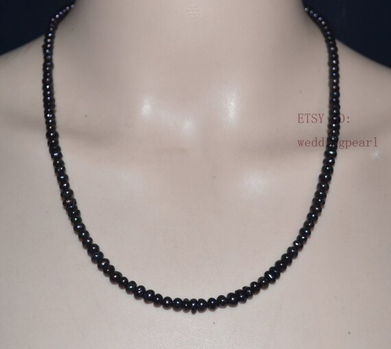 Black pearl beads with small pearl beads Necklace.