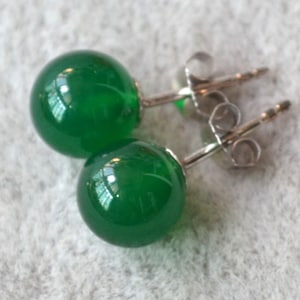 green agate earrings, 8mm green round stone earrings, green earrings, birthday lucky stone, Round Gemstone post studs, green beaded stud