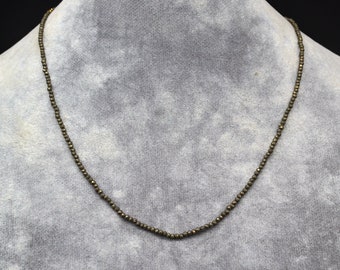 Chaîne de perles de grenat et de pyrite d'or - Chaîne de perles de