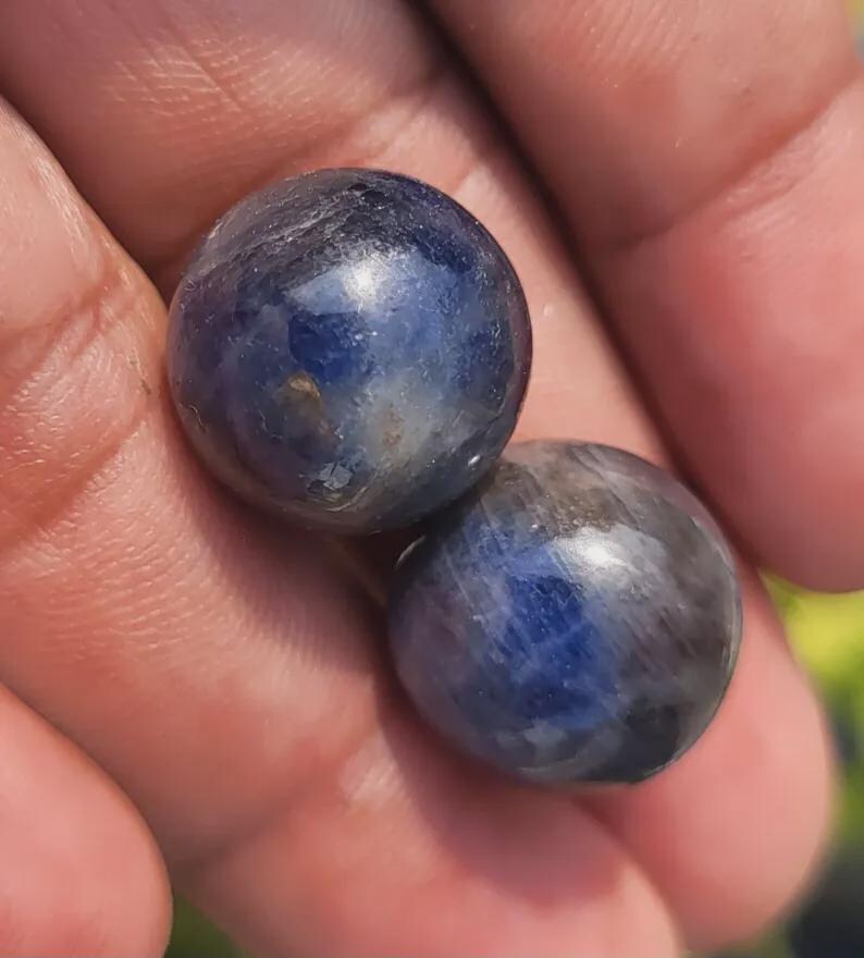 Natural Blue Sapphire Sphere, Healing Crystal (17mm, 90 Carats) - Etsy