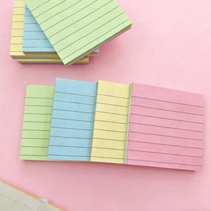 Kleurrijke gelinieerde plaknotities | Memoblokken van 7,5 x 7,5 cm | Pastelkleurige zelfklevende notities | Vierkante plaknotities | Kantoor- en schoolbenodigdheden
