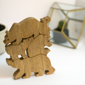 Bears puzzle - 5 interlocked wooden bears puzzle with a optional square frame, hand made with high-end beveled finish