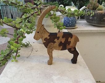 Artisanal Capra Wooden Puzzle - Handcrafted Goat Jigsaw, Educational Toy for Kids, Rustic Farmhouse Decor, Unique Gift for Animal Lovers