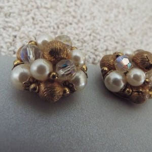 Lisner crystal pearl gold bead cluster clip earrings image 3