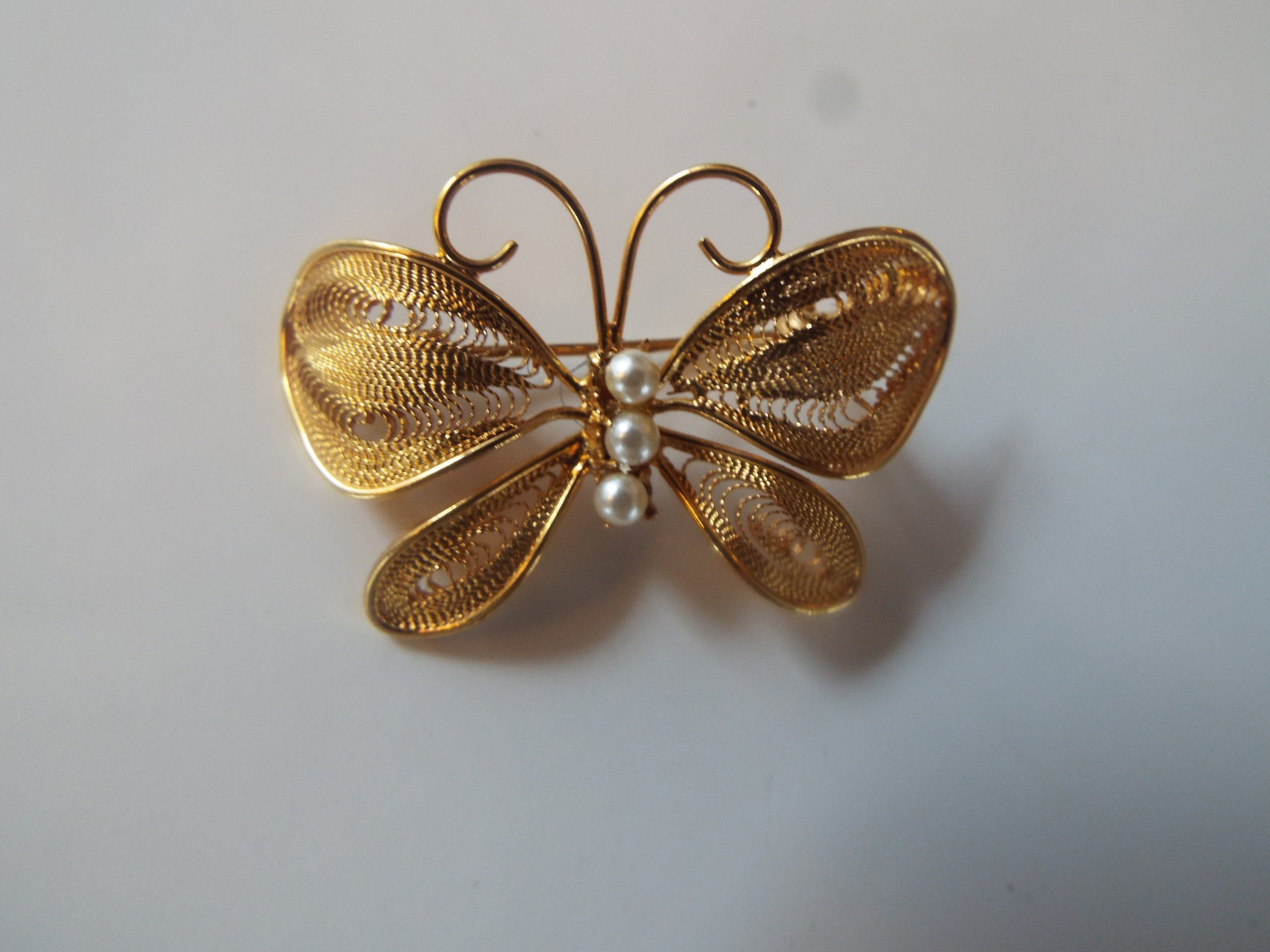 vintage 1960\'s gold-tone Napier filigree butterfly brooch. Vintage Gold Tone Napier Butterfly Pearl Filigree Brooch  main image 3