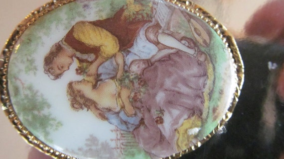 Victorian style courting couple Fragonard porcela… - image 2