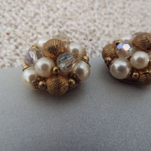 Lisner crystal pearl gold bead cluster clip earrings image 4