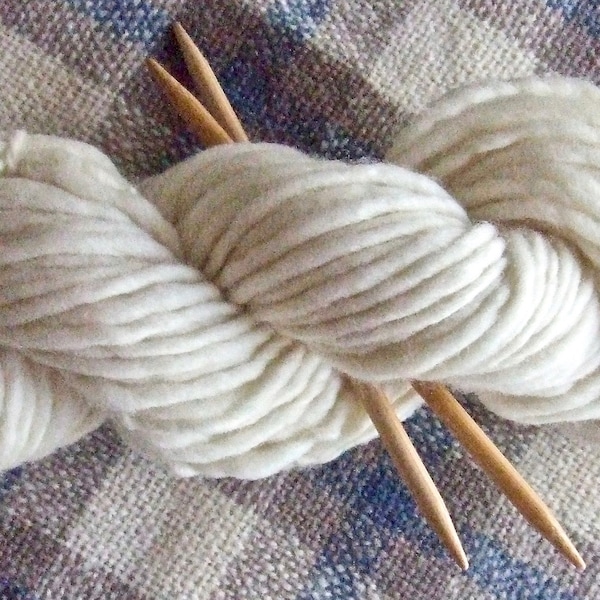 Handspun Falkland Singles Yarn, Super Bulky Weight, 3.5 ozs/100 gms, un-dyed knit crochet weave felt