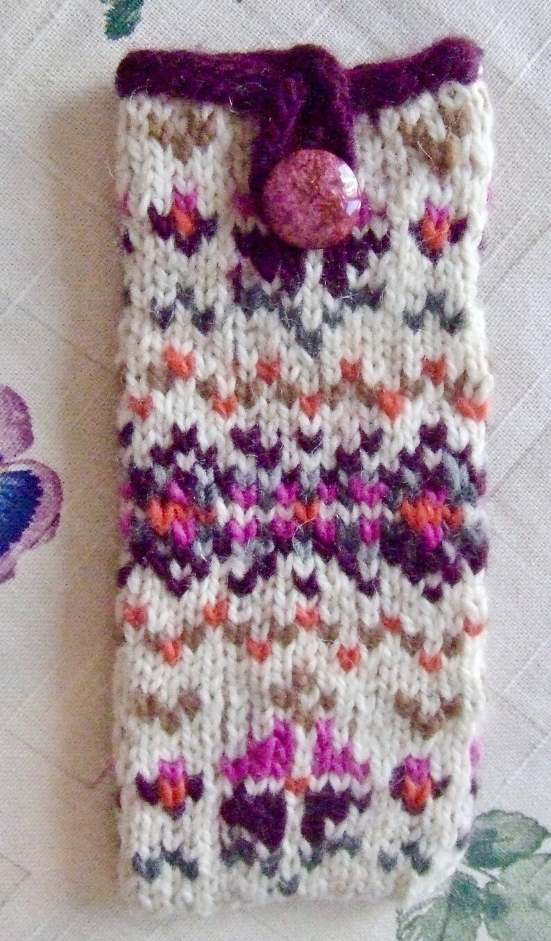 Knitting Pattern The I's Have It Beach Roses Cell Phone/Eyeglass Cover, PDF pattern, in English Only image 3