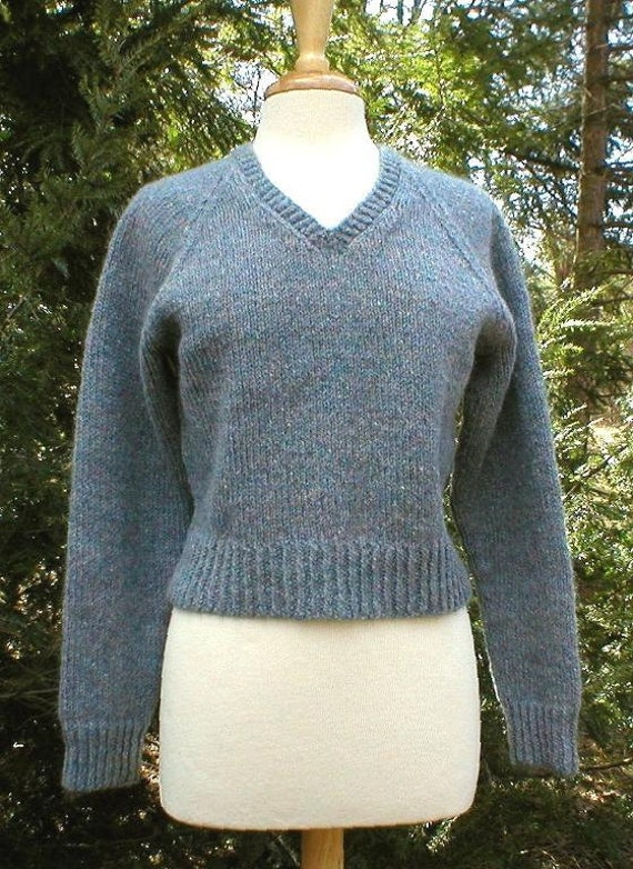 Knitting Pattern - Cropped V-Neck Raglan, knit cropped ladies' women's  heavy worsted/aran weight v-neck raglan pullover sweater PDF pattern