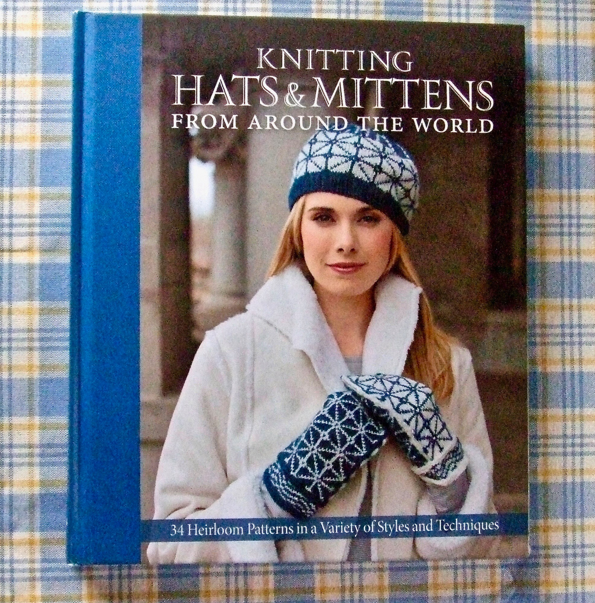 Knitting Hats Mittens From Around the World, Hardcover, New