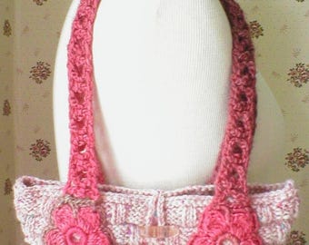 Knitting Pattern – Flower Basket Purse, knit purse, shoulder bag, handbag, with crochet strap and flower embellishment, PDF pattern