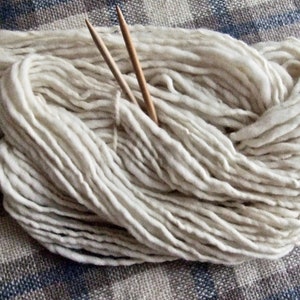Handspun Falkland Singles Yarn, Super Bulky Weight, 3.5 ozs/100 gms, un-dyed knit crochet weave felt image 2