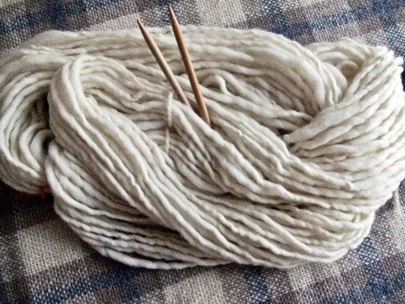 Handspun Falkland Singles Yarn, Super Bulky Weight, 3.5 ozs/100 gms, un-dyed knit crochet weave felt image 2