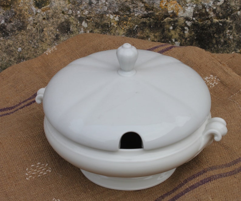 White French soup tureen French stew bowl soupiere French vintage bowl French vegetable dish French serving dish French vintage tureen