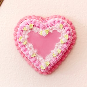 Fake Pink Vintage Heart Cake With Roses Wall Art Decor
