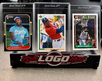 Custom 3 Card Display Stand Personalized Logo Trading Card Holder Sports Card Display 3D Printed Collector Stand