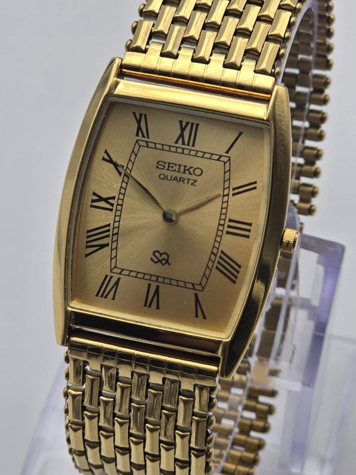 Vintage Seiko Tank Watch: Slim Gold-Tone Roman Numeral Men's Wristwatch, photo 2 sur 5