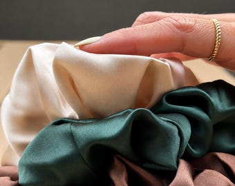 Seiden Scrunchie Set aus 100 % Maulbeerseide, 2er Set dick & dünn, Haargummi Seide 6A, Geschenk für Brautjungfern