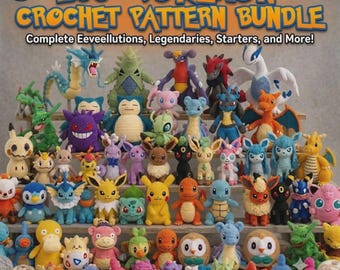 Op de afbeelding: Een verzameling van meer dan 200 gehaakte Pokemon-figuren op planken. De afbeelding bevat de tekst 200+ POKEMON CROCHET PATTERN BUNDLE en Complete Eevellutions, Legendaries, Starters, and More! met een verscheidenheid aan kleurrijke personages.