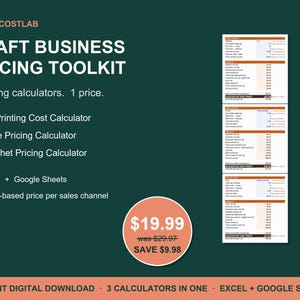Puede incluir: Un kit de herramientas de precios para negocios artesanales digitales con tres calculadoras para impresión 3D, pasteles y ganchillo. El gráfico verde oscuro muestra el texto CraftCostLab, funciones para Excel y Google Sheets, y un precio de $19.99.