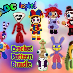 Pode incluir: Uma coleção de oito bonecos de crochê coloridos com vários designs de personagens, incluindo um bobo da corte, um coelho e um crocodilo. A imagem inclui o texto TADC inspired Crochet Pattern Bundle em letras brilhantes e multicoloridas.
