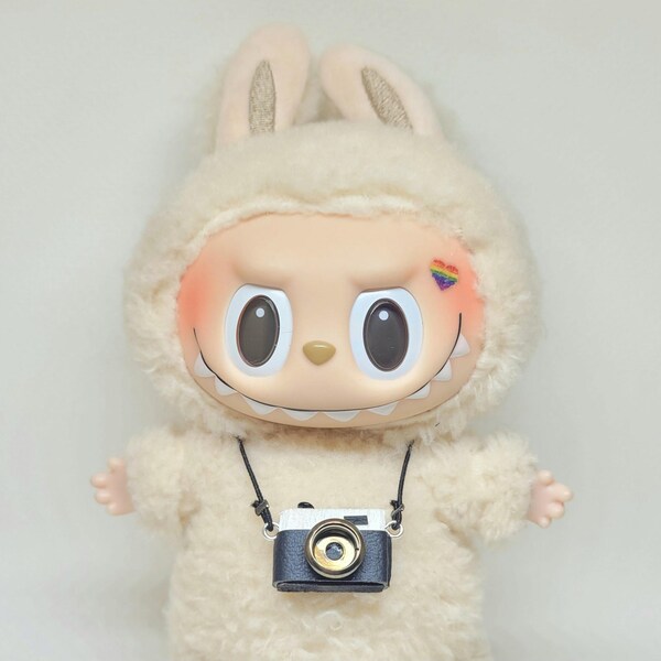 Labubu Macaron Outfit : "Camera Miniature"