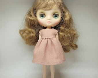 Middie Blythe Outfit: "Pinkes schlichtes Kleid (Kleid)