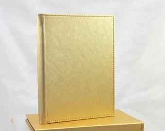 Small Photo Album Brag Book Holds 20 4x6 Photos GOLD